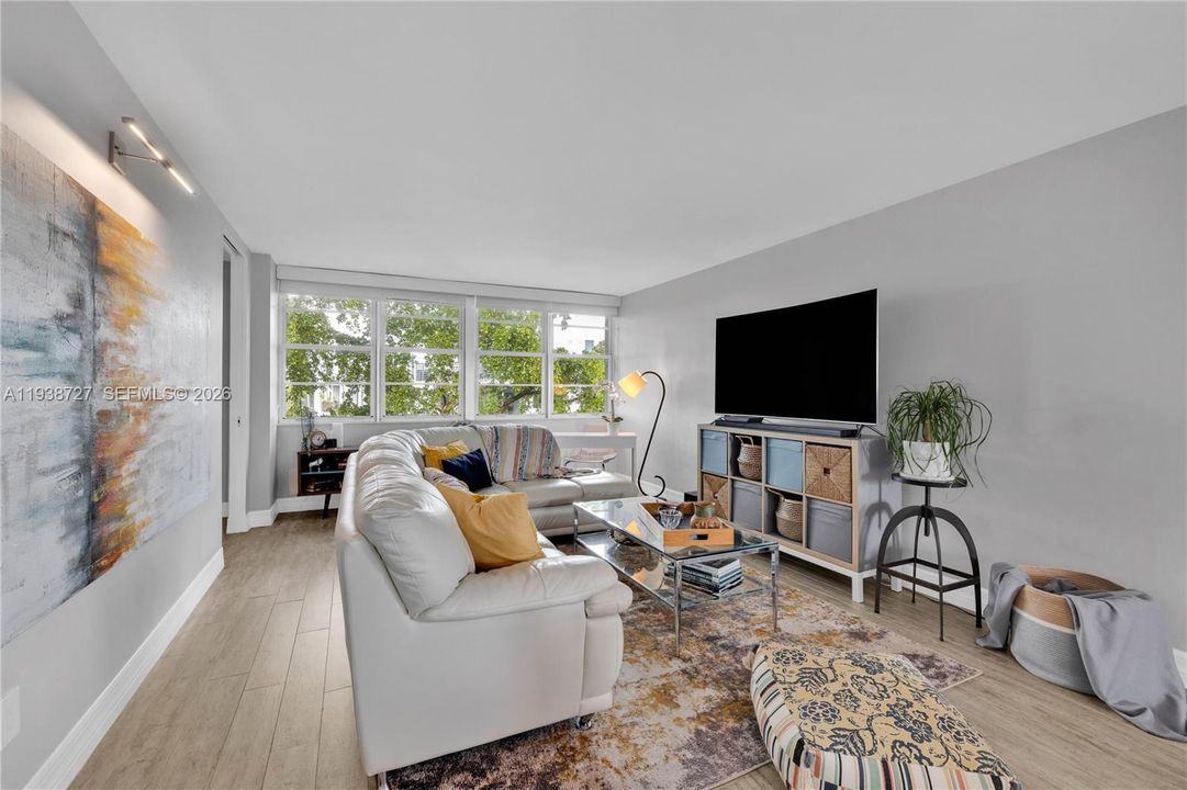 For Sale: $995,000 (4 beds, 4 baths, 2147 Square Feet)