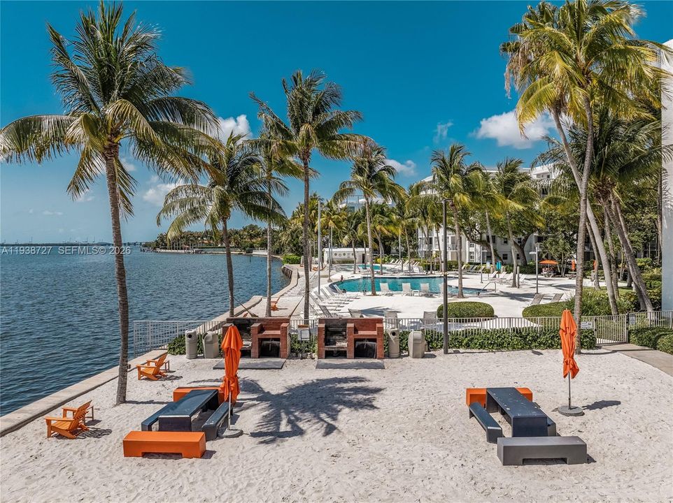 For Sale: $995,000 (4 beds, 4 baths, 2147 Square Feet)