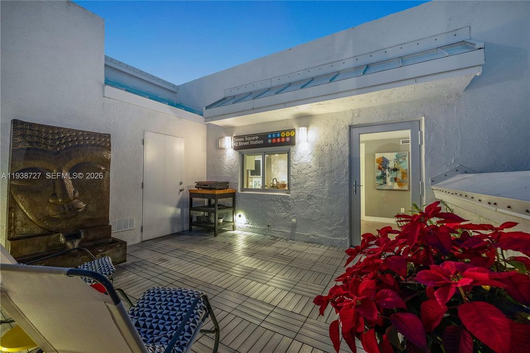 For Sale: $995,000 (4 beds, 4 baths, 2147 Square Feet)