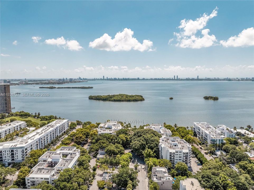 For Sale: $995,000 (4 beds, 4 baths, 2147 Square Feet)