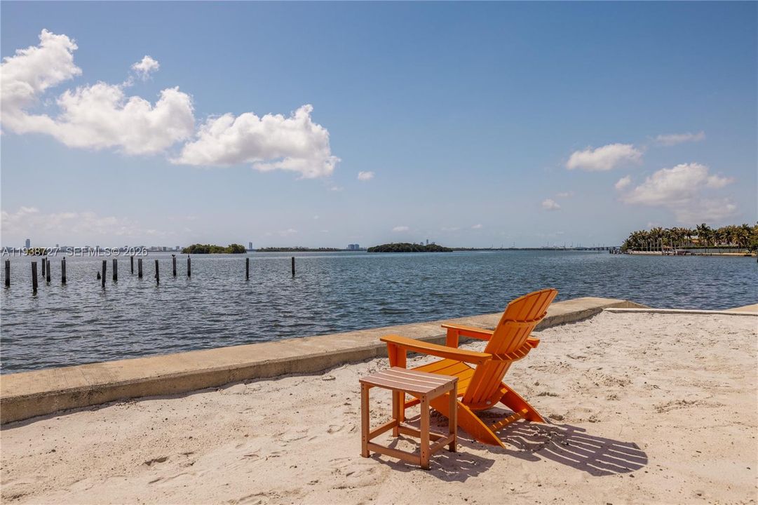 For Sale: $995,000 (4 beds, 4 baths, 2147 Square Feet)