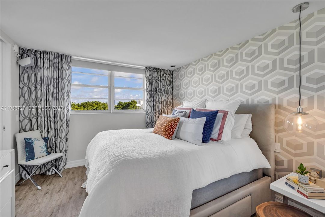 For Sale: $995,000 (4 beds, 4 baths, 2147 Square Feet)