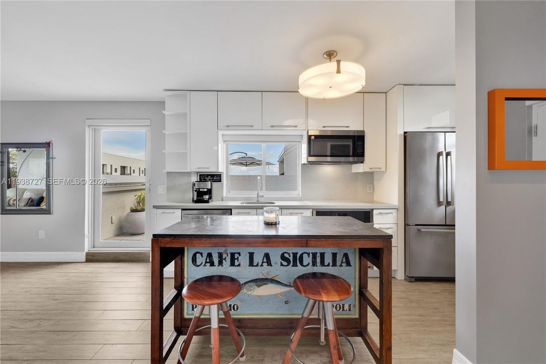 For Sale: $995,000 (4 beds, 4 baths, 2147 Square Feet)