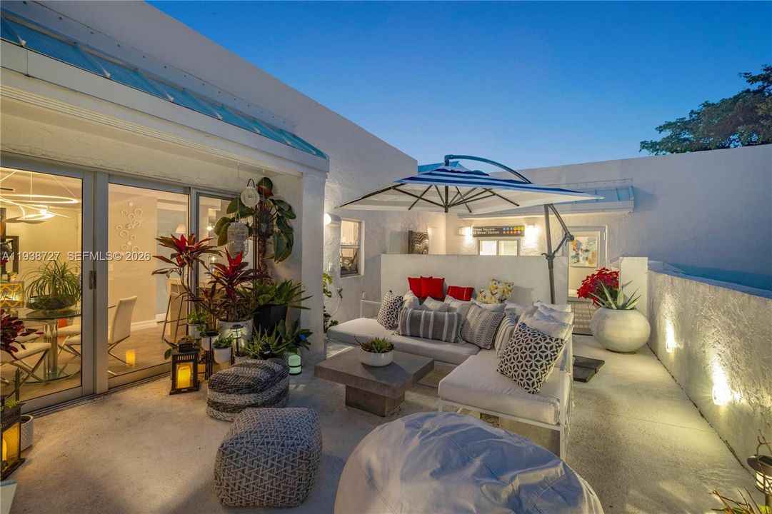 For Sale: $995,000 (4 beds, 4 baths, 2147 Square Feet)