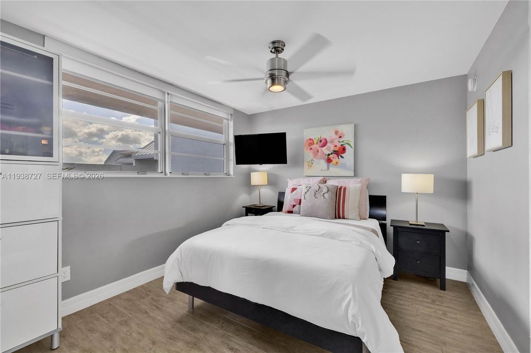 For Sale: $995,000 (4 beds, 4 baths, 2147 Square Feet)