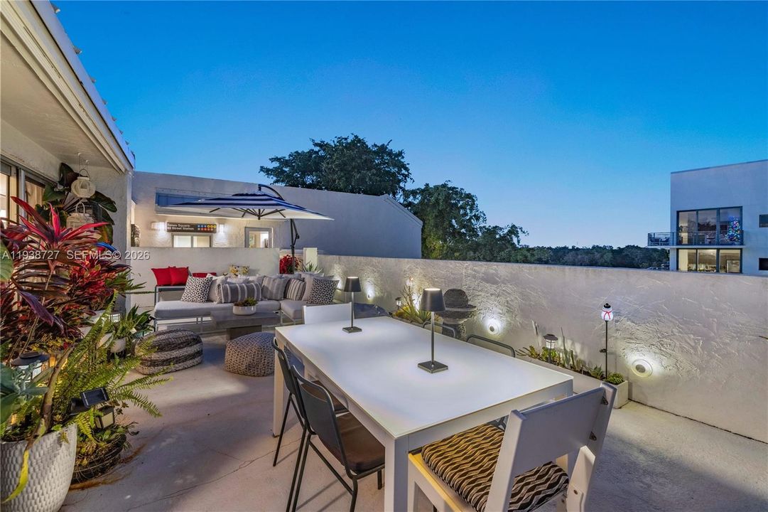 For Sale: $995,000 (4 beds, 4 baths, 2147 Square Feet)