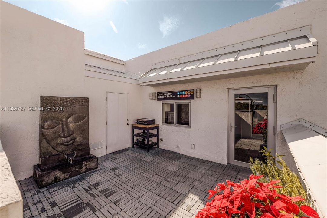 For Sale: $995,000 (4 beds, 4 baths, 2147 Square Feet)