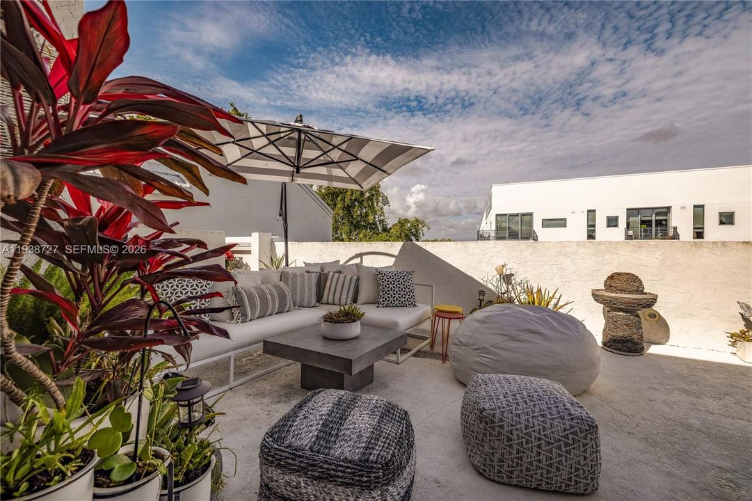 For Sale: $995,000 (4 beds, 4 baths, 2147 Square Feet)