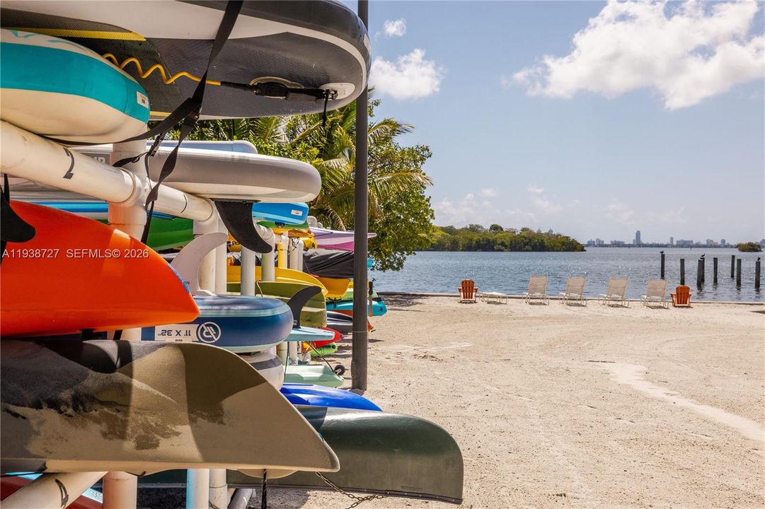 For Sale: $995,000 (4 beds, 4 baths, 2147 Square Feet)