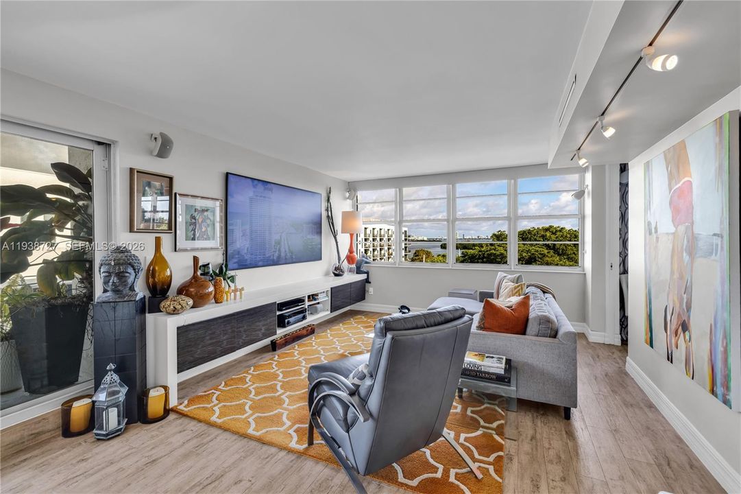 For Sale: $995,000 (4 beds, 4 baths, 2147 Square Feet)