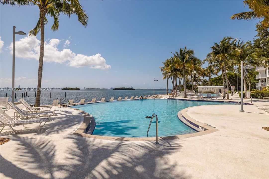 For Sale: $995,000 (4 beds, 4 baths, 2147 Square Feet)