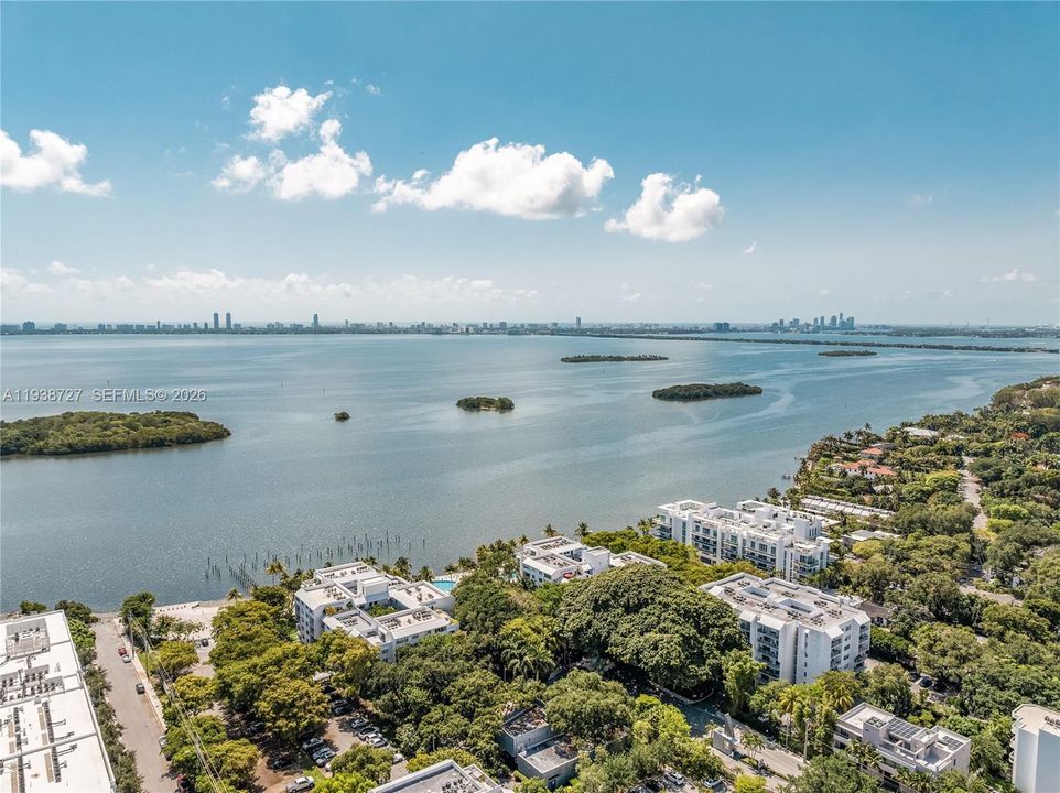 For Sale: $995,000 (4 beds, 4 baths, 2147 Square Feet)