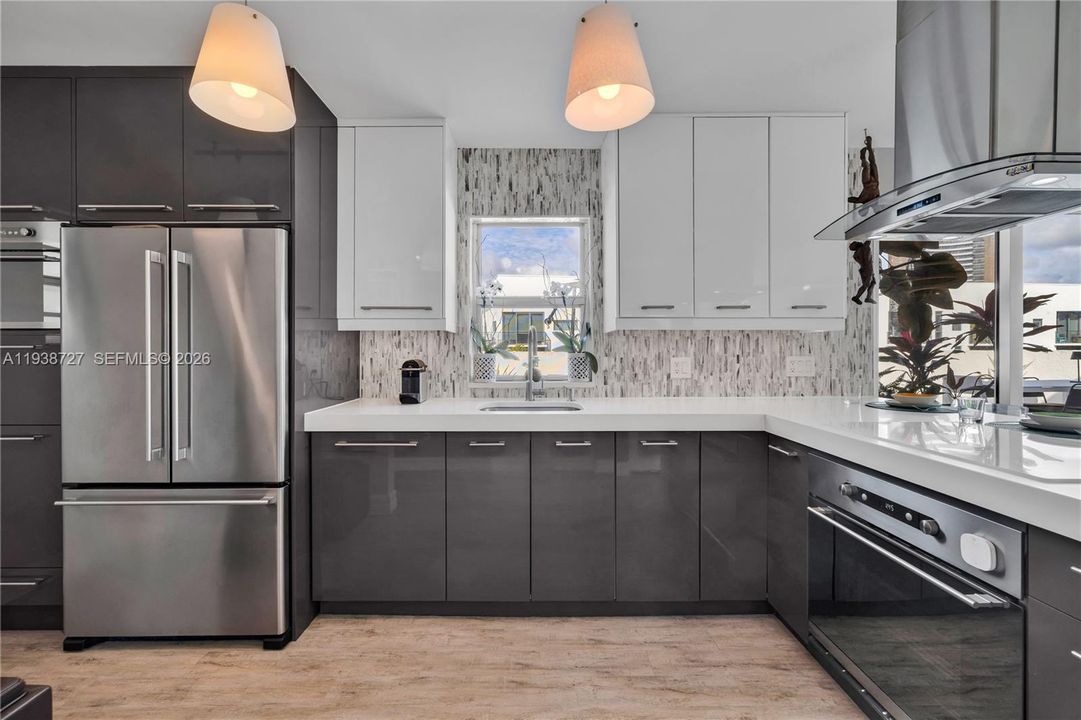 For Sale: $995,000 (4 beds, 4 baths, 2147 Square Feet)