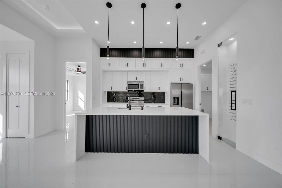 For Sale: $390,000 (4 beds, 2 baths, 1668 Square Feet)