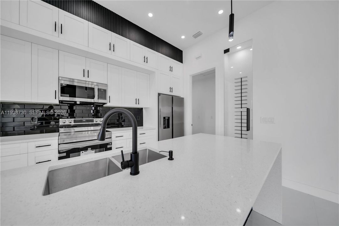 For Sale: $390,000 (4 beds, 2 baths, 1668 Square Feet)