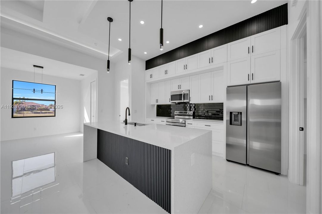 For Sale: $390,000 (4 beds, 2 baths, 1668 Square Feet)