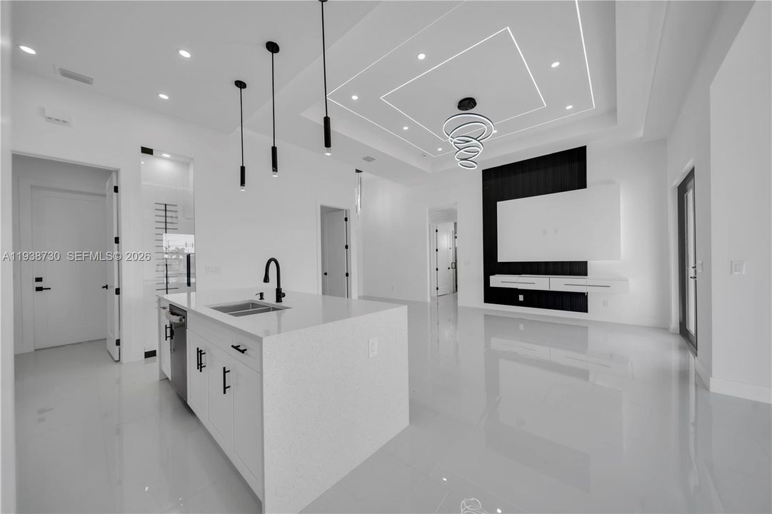 For Sale: $390,000 (4 beds, 2 baths, 1668 Square Feet)