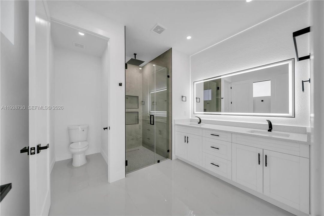 For Sale: $390,000 (4 beds, 2 baths, 1668 Square Feet)