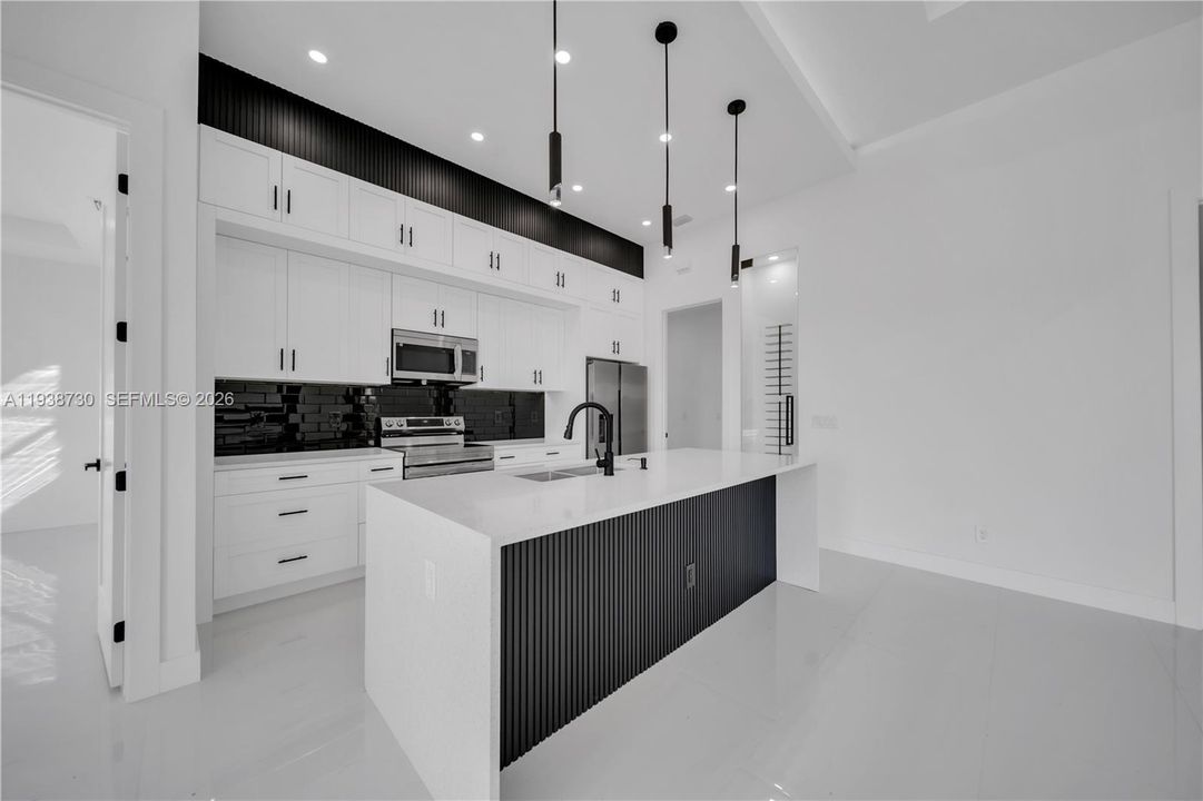 For Sale: $390,000 (4 beds, 2 baths, 1668 Square Feet)