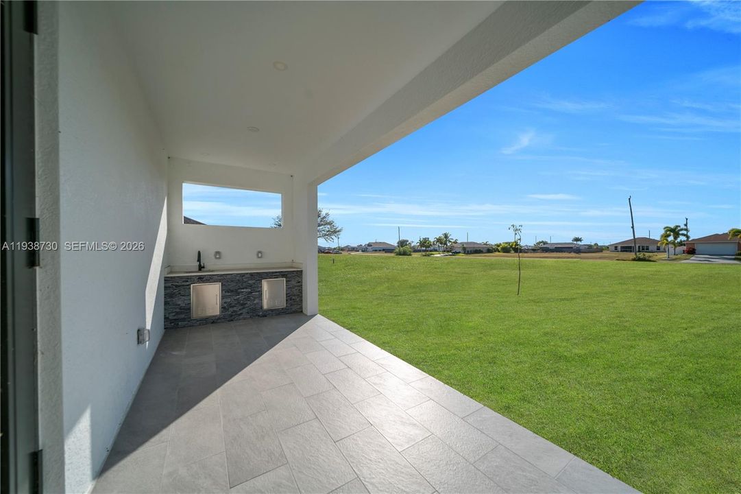 For Sale: $390,000 (4 beds, 2 baths, 1668 Square Feet)