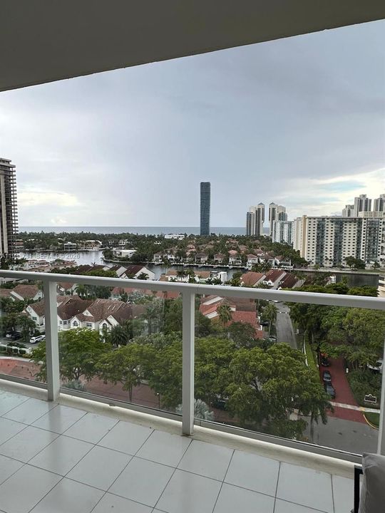 На продажу: $1,250,000 (3 спален, 2 ванн, 2360 Квадратных фут)