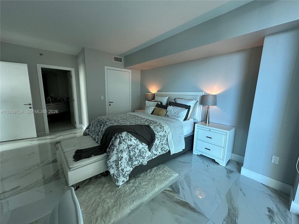 待售: $590,000 (2 贝兹, 2 浴室, 1200 平方英尺)