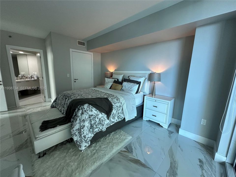 待售: $590,000 (2 贝兹, 2 浴室, 1200 平方英尺)