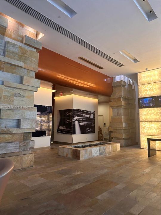 待售: $590,000 (2 贝兹, 2 浴室, 1200 平方英尺)