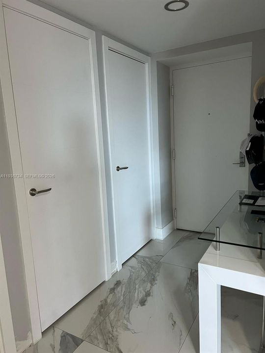 待售: $590,000 (2 贝兹, 2 浴室, 1200 平方英尺)