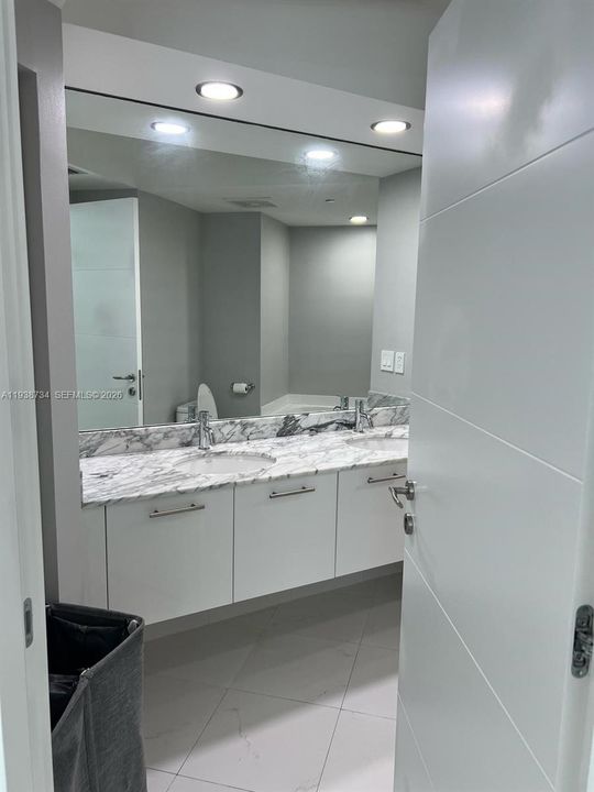 待售: $590,000 (2 贝兹, 2 浴室, 1200 平方英尺)