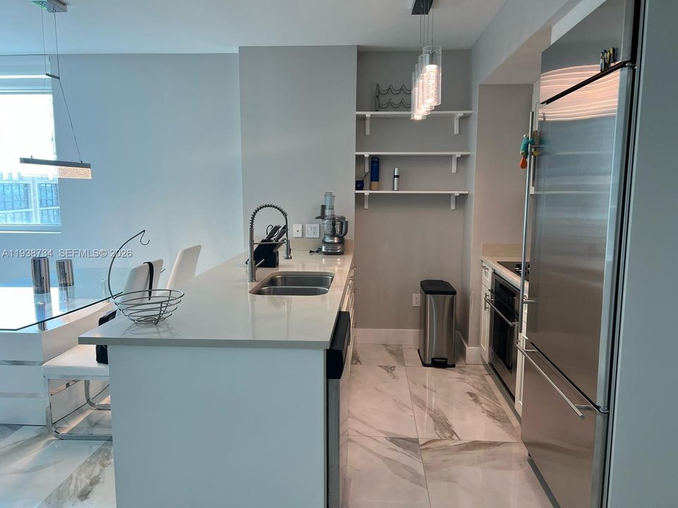 待售: $590,000 (2 贝兹, 2 浴室, 1200 平方英尺)