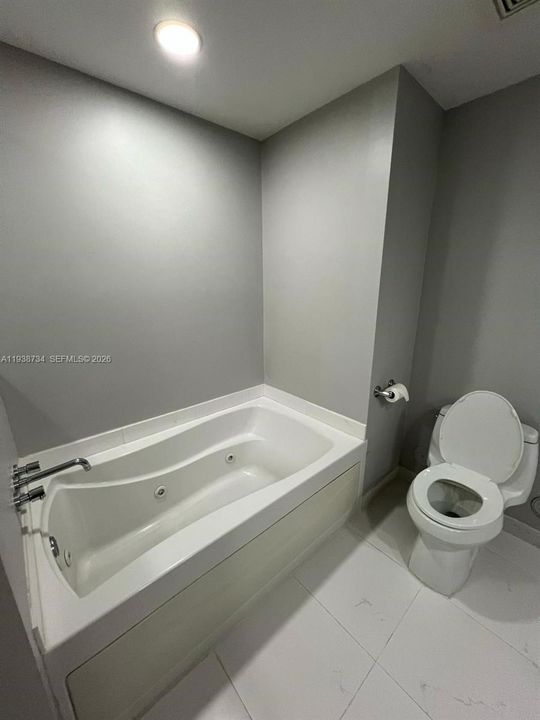 待售: $590,000 (2 贝兹, 2 浴室, 1200 平方英尺)