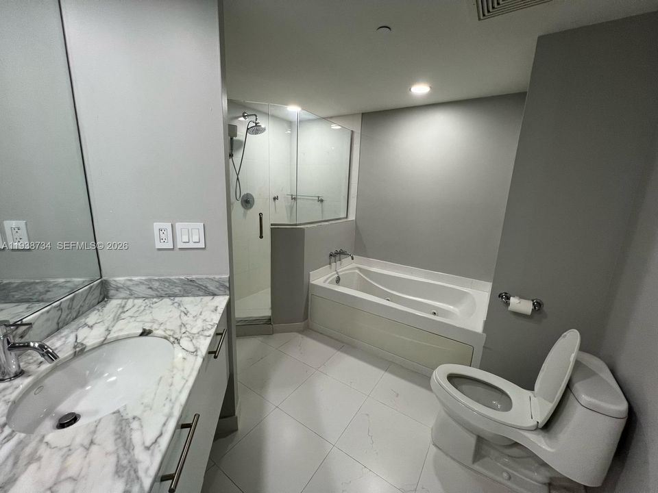 待售: $590,000 (2 贝兹, 2 浴室, 1200 平方英尺)