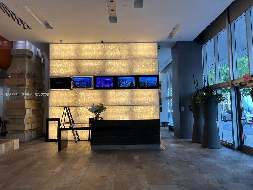 待售: $590,000 (2 贝兹, 2 浴室, 1200 平方英尺)