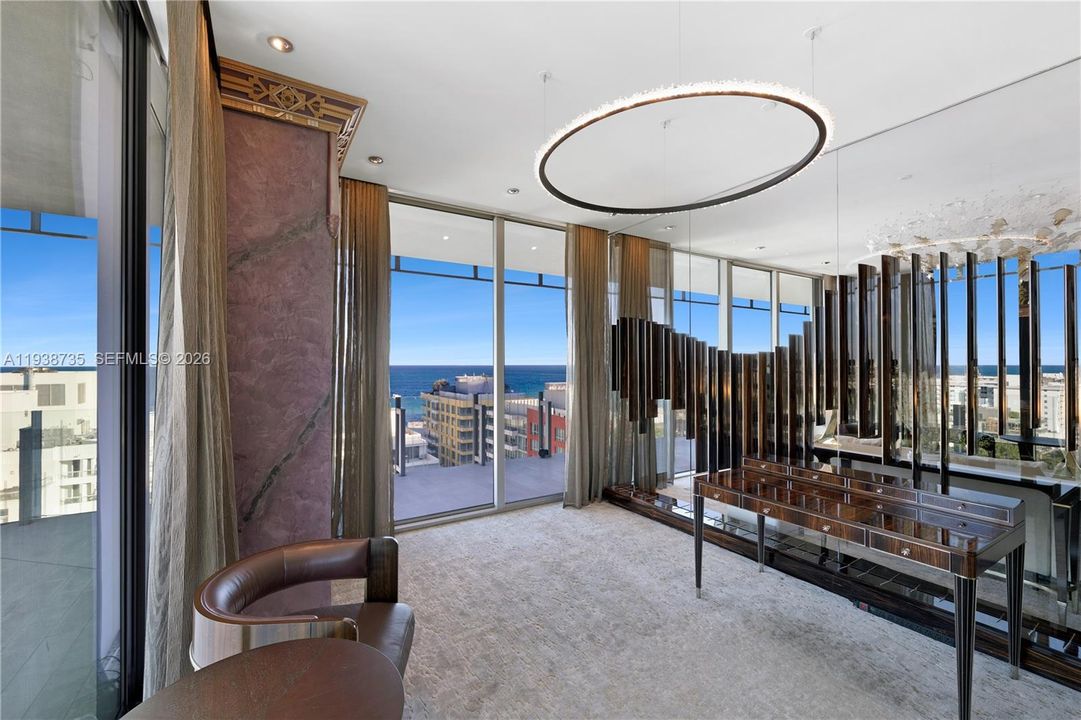 На продажу: $15,000,000 (3 спален, 2 ванн, 3389 Квадратных фут)