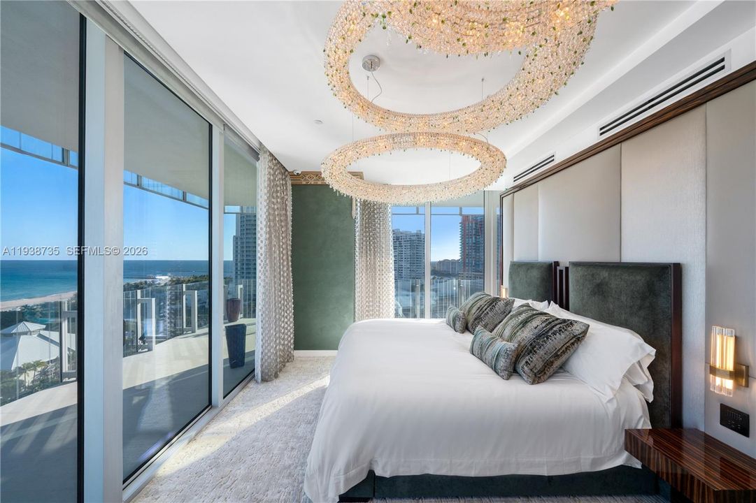 На продажу: $15,000,000 (3 спален, 2 ванн, 3389 Квадратных фут)