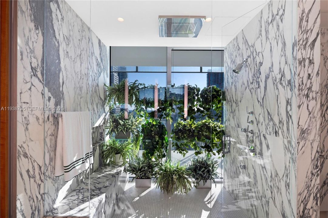 На продажу: $15,000,000 (3 спален, 2 ванн, 3389 Квадратных фут)