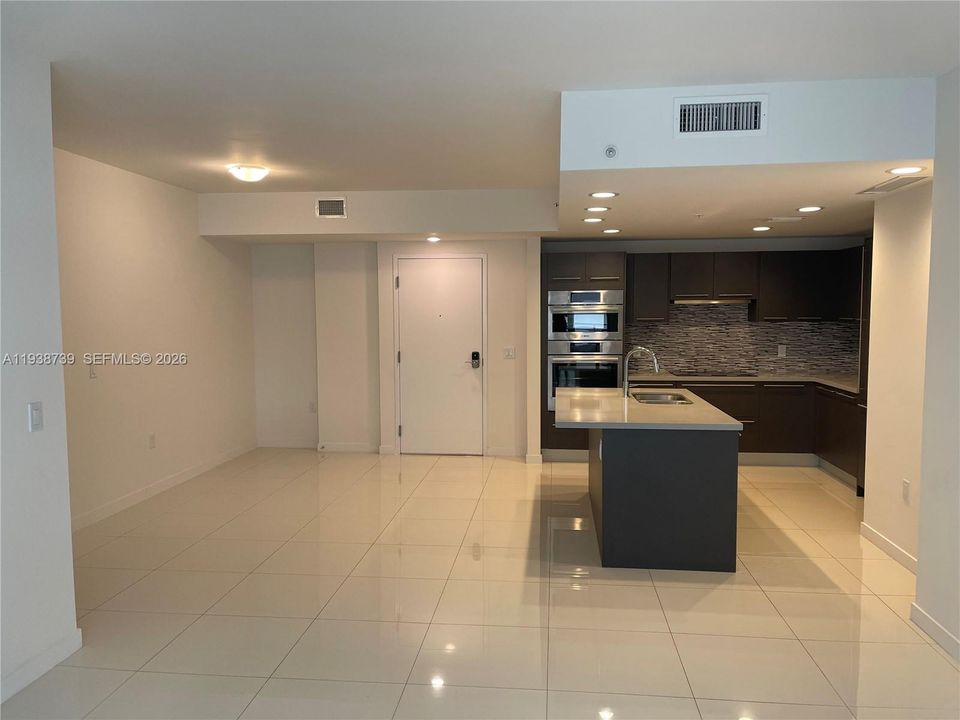 В аренду: $2,900 (2 спален, 2 ванн, 1076 Квадратных фут)