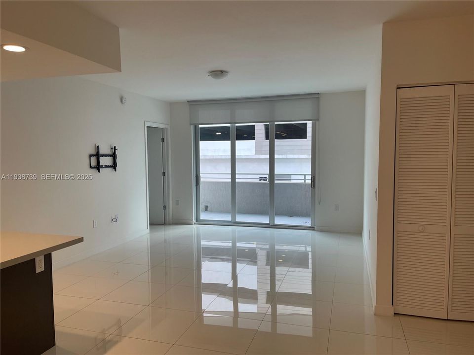 В аренду: $2,900 (2 спален, 2 ванн, 1076 Квадратных фут)