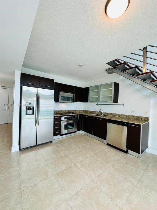 В аренду: $2,800 (1 спален, 1 ванн, 1058 Квадратных фут)