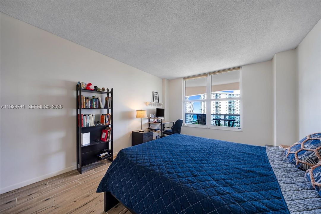 待售: $475,000 (2 贝兹, 2 浴室, 1334 平方英尺)