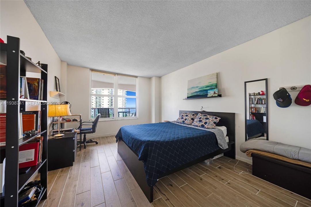 待售: $475,000 (2 贝兹, 2 浴室, 1334 平方英尺)