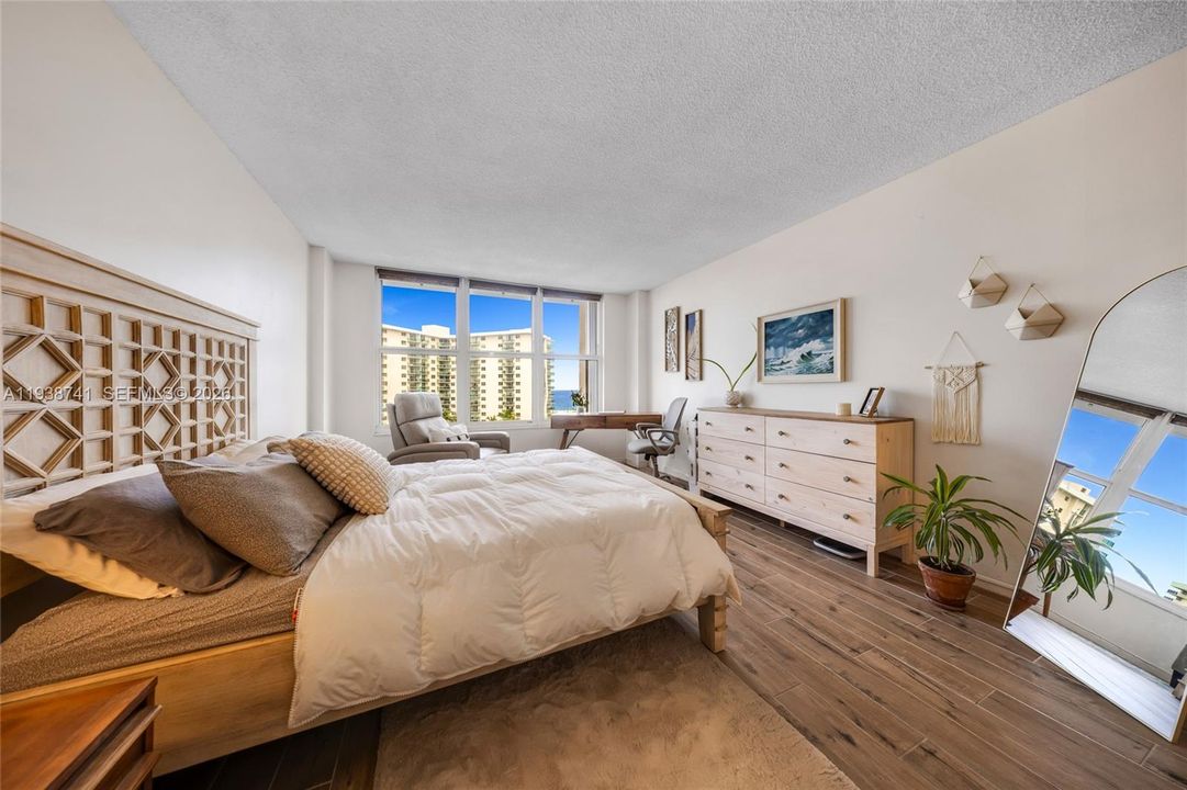 待售: $475,000 (2 贝兹, 2 浴室, 1334 平方英尺)