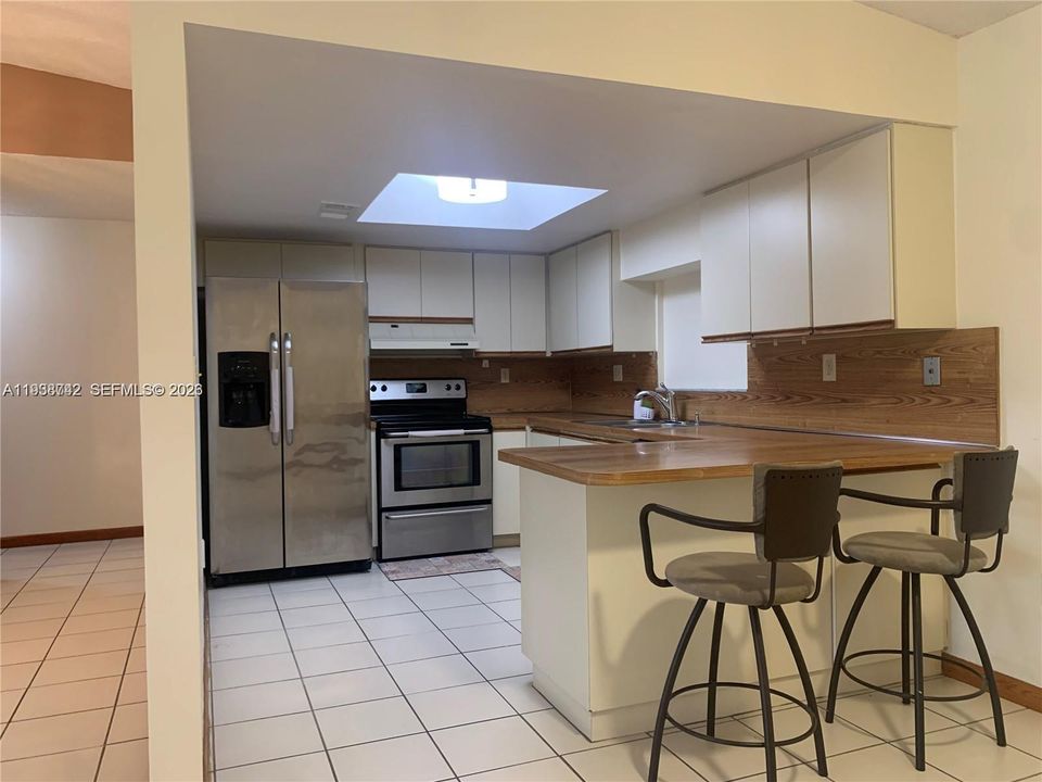 В аренду: $2,500 (2 спален, 1 ванн, 1000 Квадратных фут)