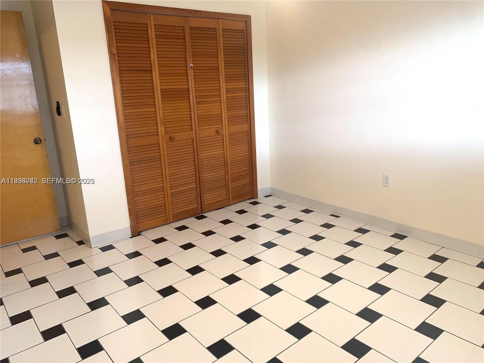 В аренду: $2,500 (2 спален, 1 ванн, 1000 Квадратных фут)