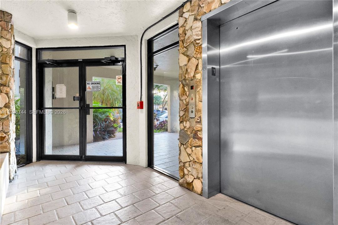 待售: $204,999 (3 贝兹, 2 浴室, 1140 平方英尺)