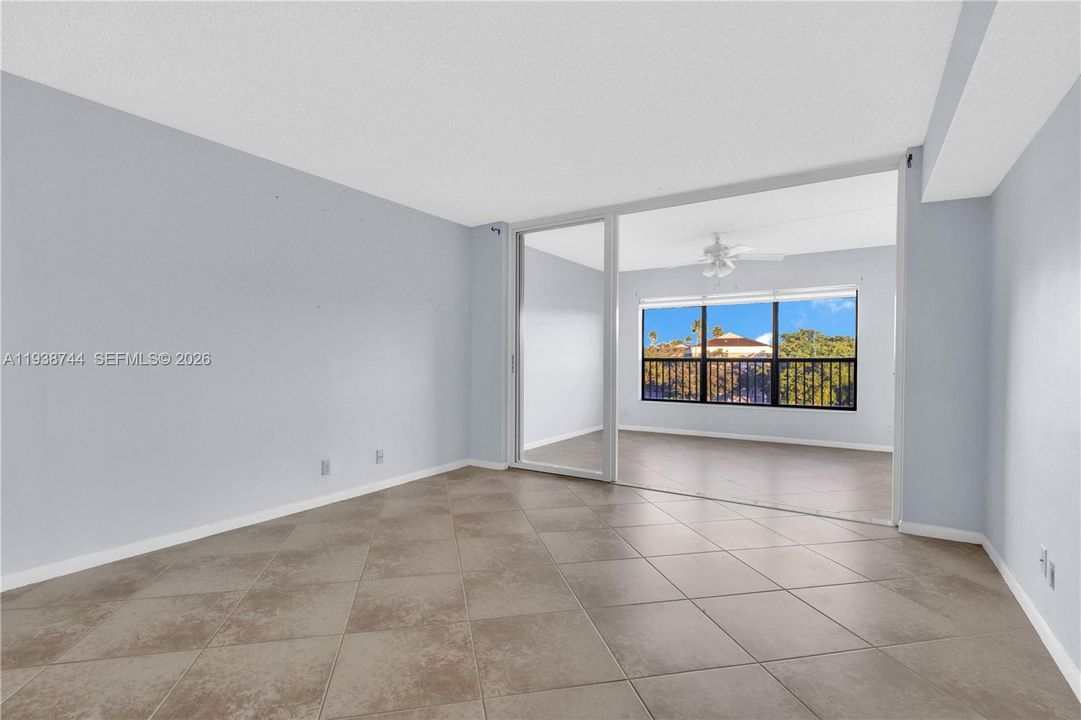 待售: $204,999 (3 贝兹, 2 浴室, 1140 平方英尺)