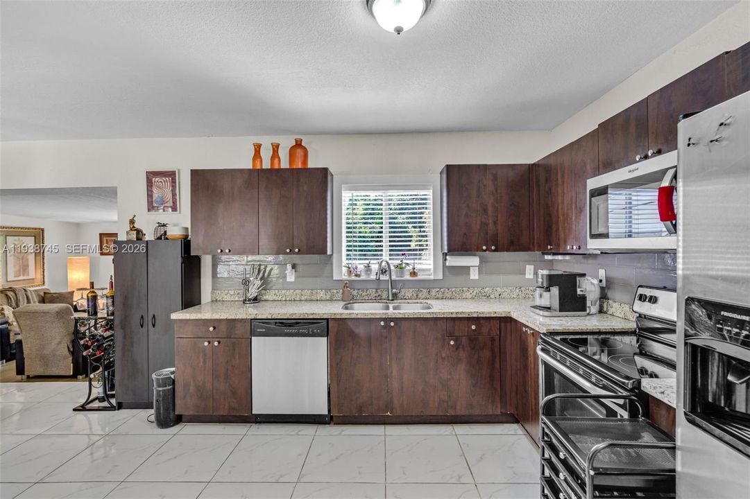 待售: $580,000 (3 贝兹, 2 浴室, 1446 平方英尺)