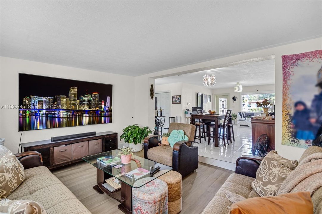 待售: $580,000 (3 贝兹, 2 浴室, 1446 平方英尺)