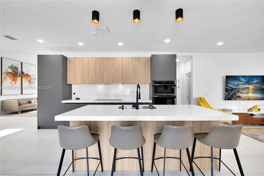 For Rent: $7,500 (5 beds, 3 baths, 2482 Square Feet)